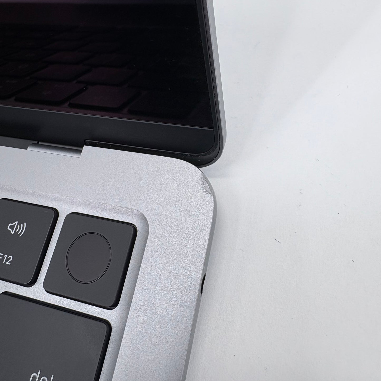 2022 Apple MacBook Air 13.6" M2 8C GPU 3.5GHz 16GB RAM 256GB SSD MC7U4LL/A