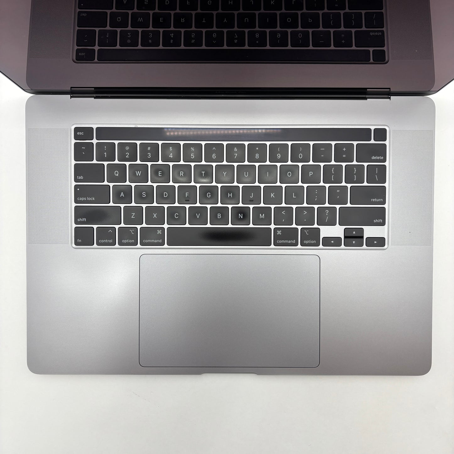 2019 Apple MacBook Pro 16" i7 2.6GHz 16GB RAM 512GB SSD Silver A2141